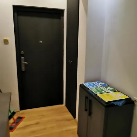 Goscinne Kamil 1 *